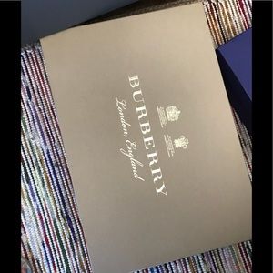 Burberry lager box